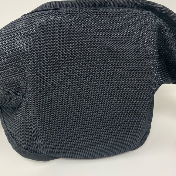Nike Black Waist Bag with Bottle Holder - Picture 9 of 11